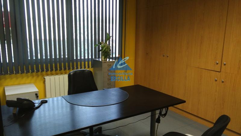 Pabellón en venta con buenas oficinas